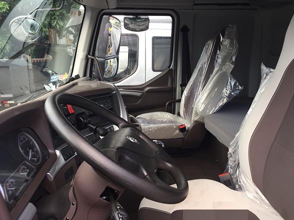 XE TẢI THÙNG CHENGLONG 8X4 330HP (THÙNG KÍN)