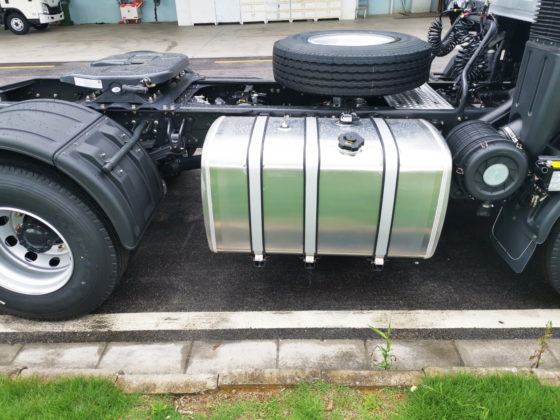 XE ĐẦU KÉO CHENGLONG H5 270HP - 4x2