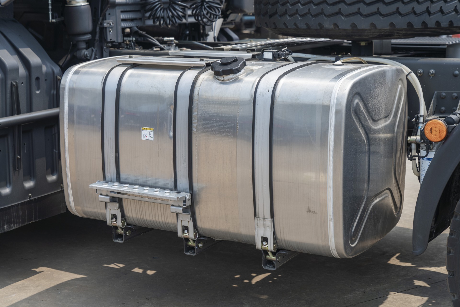 XE ĐẦU KÉO CHENGLONG H7 LUXK 445HP CẦU DẦU