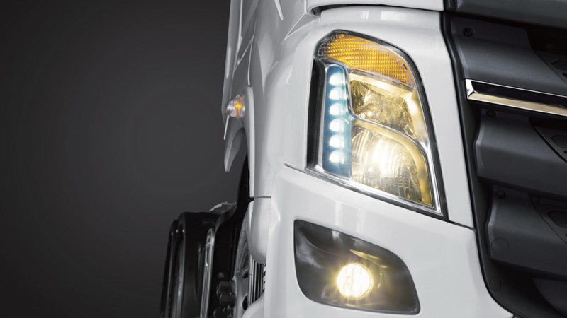 XE ĐẦU KÉO CHENGLONG H7 POWER 420HP - Cầu dầu - 6x4