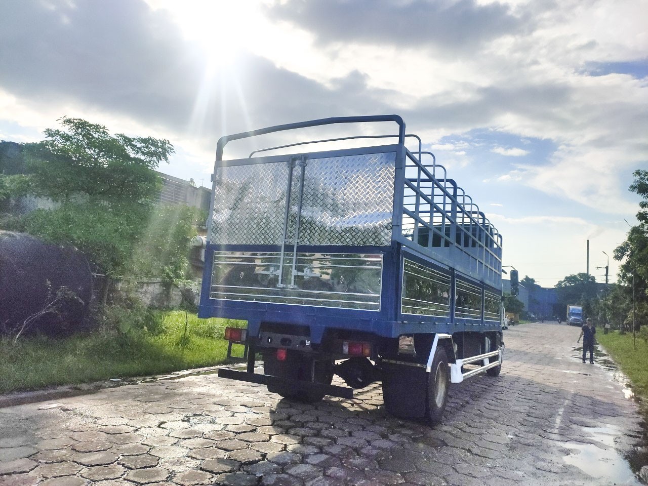 XE TẢI THÙNG CHENGLONG M3 4x2 170HP