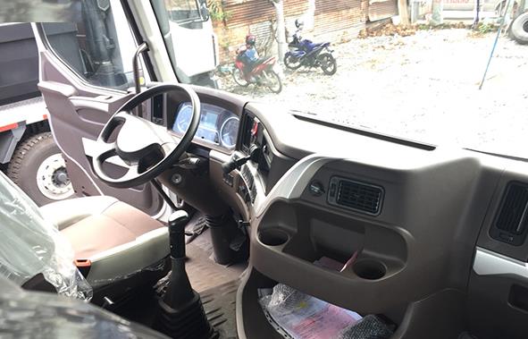 XE TẢI THÙNG CHENGLONG 8X4 330HP (THÙNG KÍN)