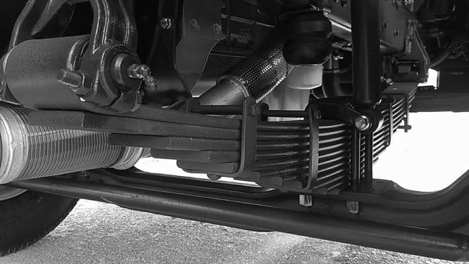 XE TẢI THÙNG CHENGLONG H7 8×4 330HP (THÙNG MUI BẠT)