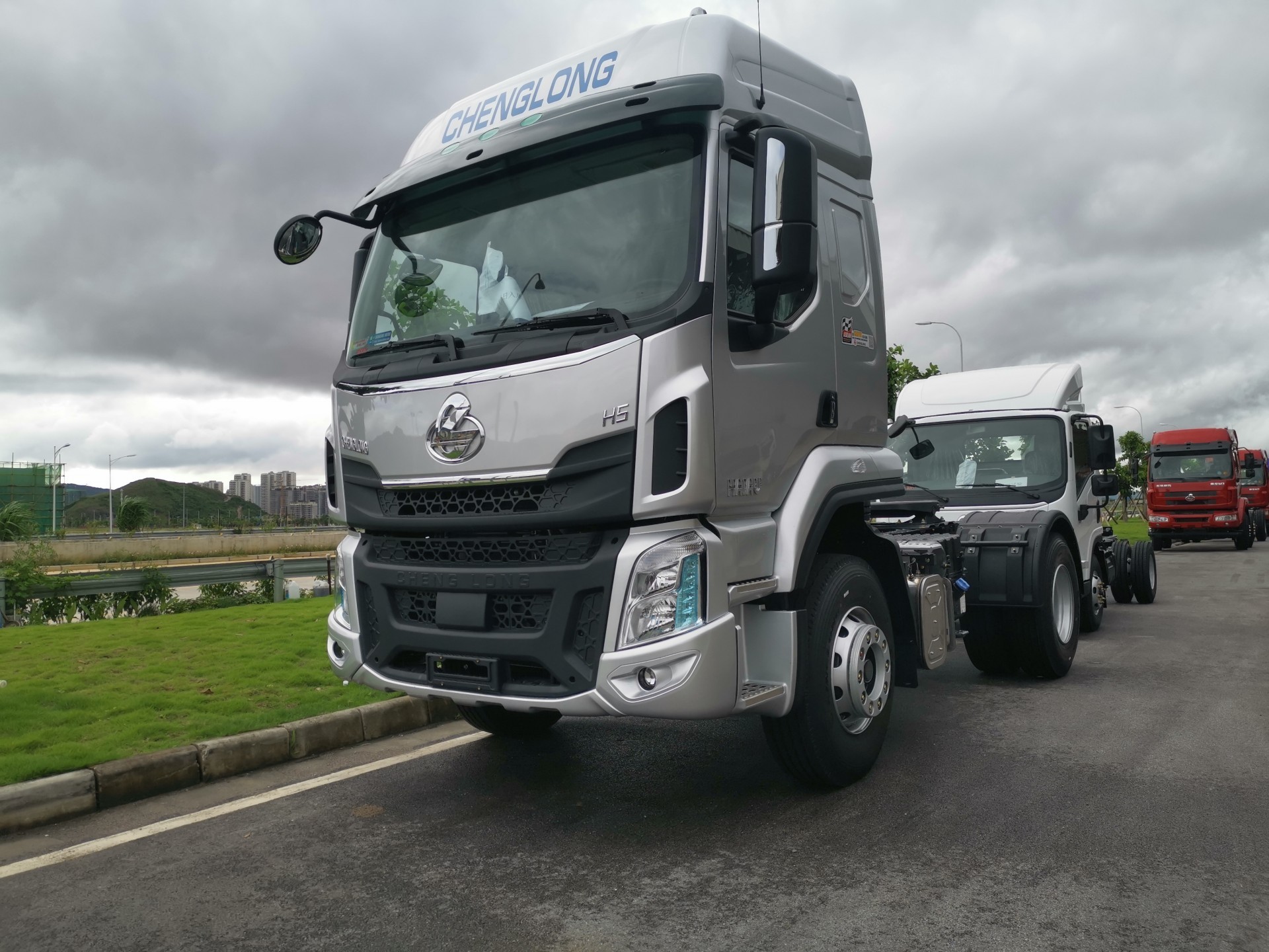 XE ĐẦU KÉO CHENGLONG H5 270HP - 4x2